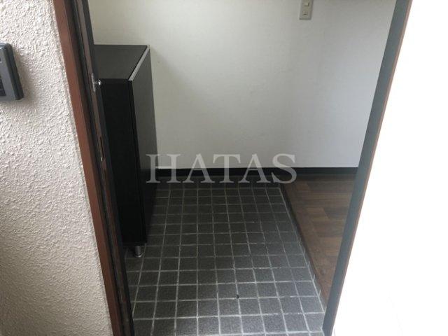 玄関　同物件別部屋です。