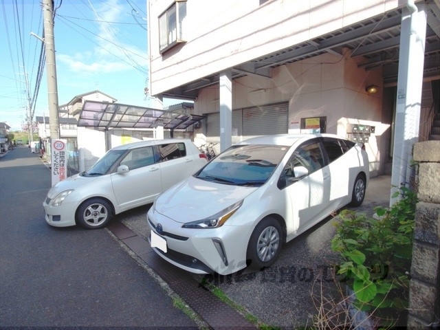 【コーポ葵の駐車場】