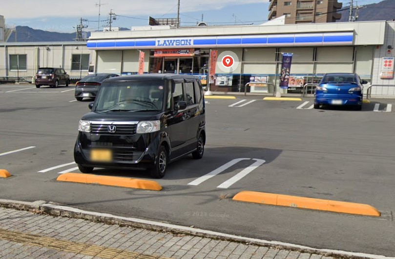コンビニ　ローソン上田中央一丁目店（コンビニ）まで371m