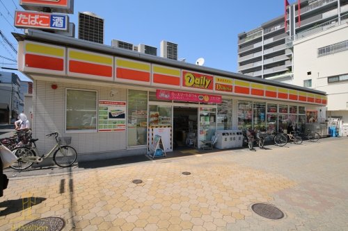 コンビニ　デイリーヤマザキ 長柄中2丁目店（コンビニ）まで298m