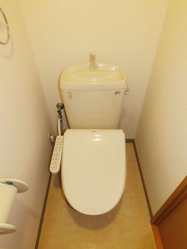 【射水市小島のマンションのトイレ】