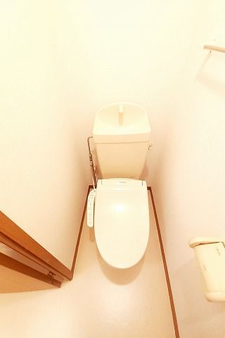 【メゾンスターブルのトイレ】