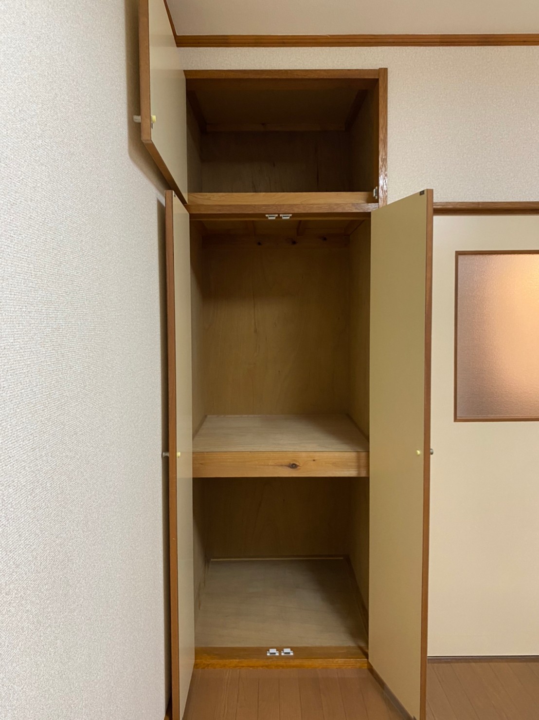 収納　照明備え付け