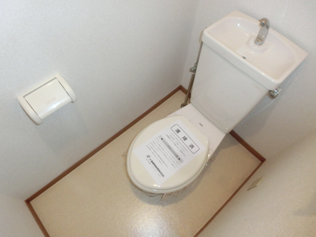 【加古郡播磨町宮西のアパートのトイレ】