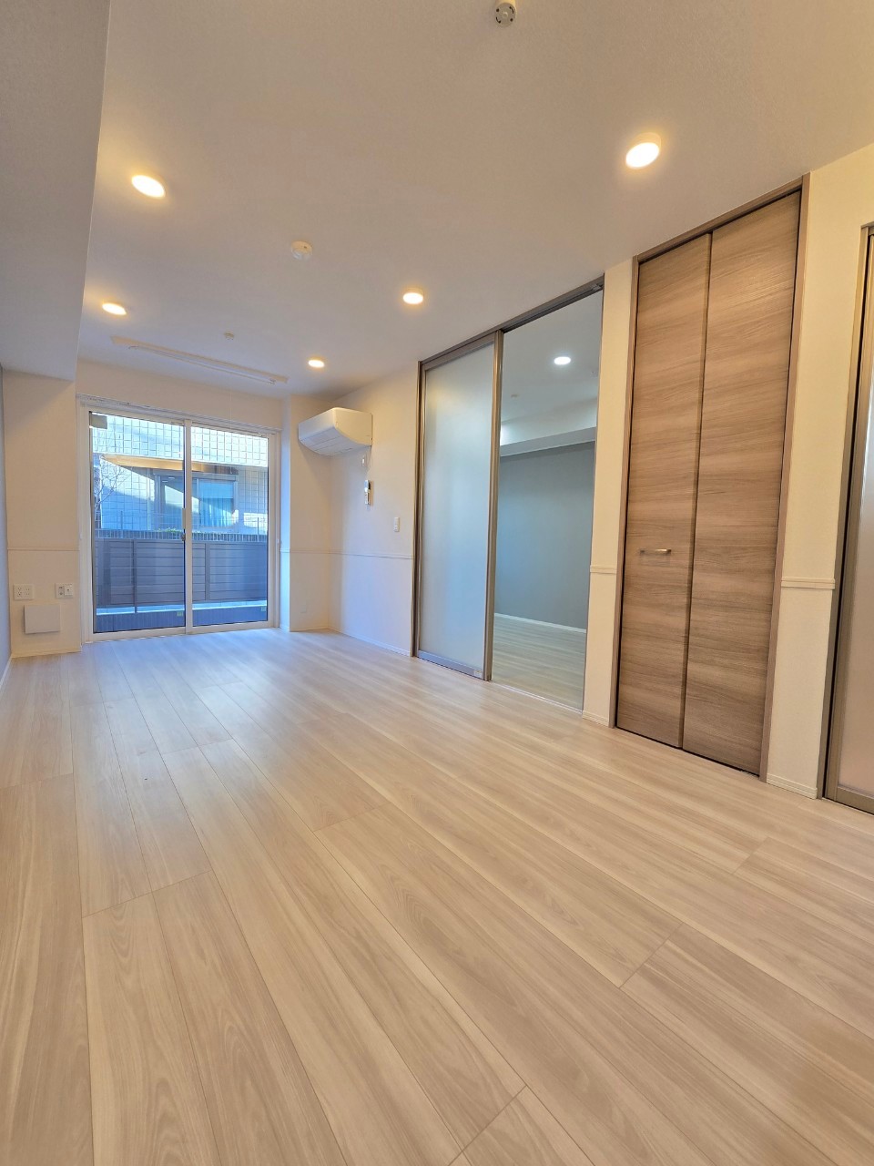 居室・リビング　同物件別部屋になります