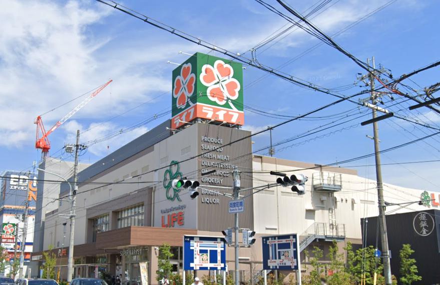 【西宮市両度町のマンションのスーパー】