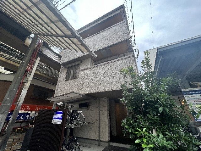 【シャーメゾン別院の建物外観】