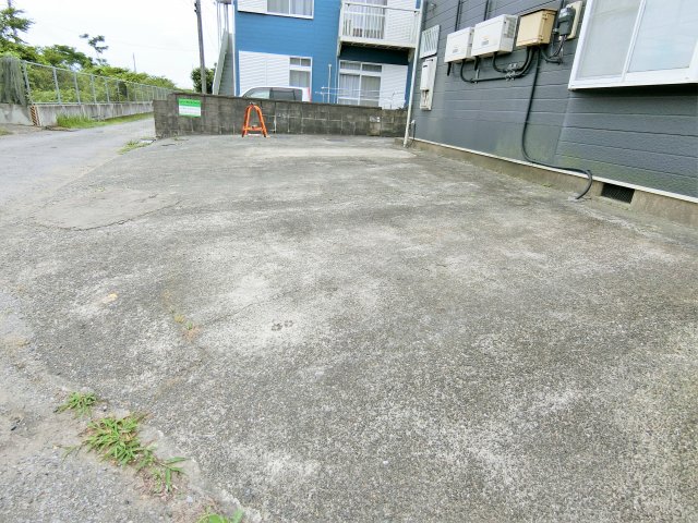 【山武郡横芝光町古川のアパートの駐車場】