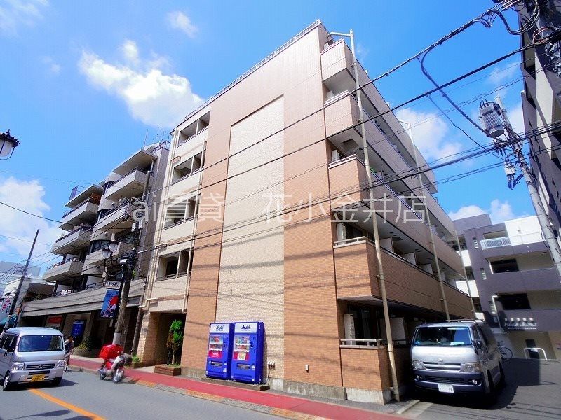 【小平市学園東町のマンションの建物外観】