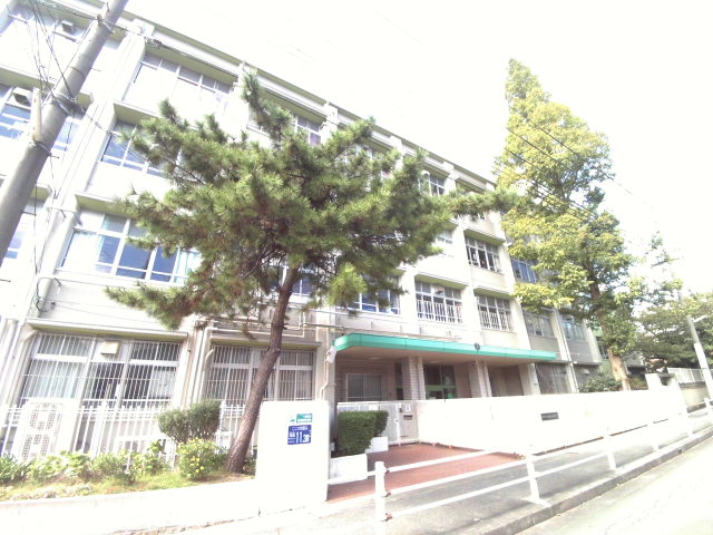 【神戸市東灘区御影中町のマンションの小学校】