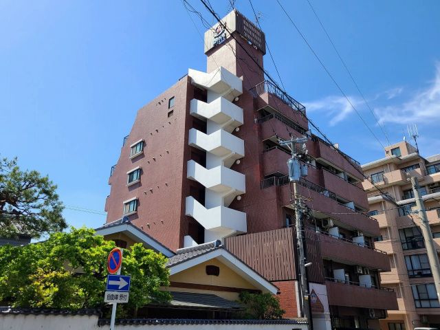 信開ウエラコート日之出町の建物外観