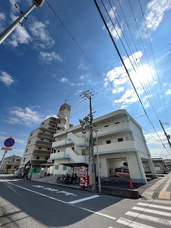 姫路市広畑区小松町のマンションの建物外観