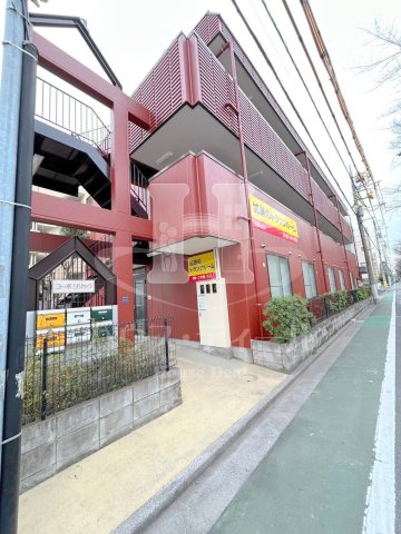 板橋区蓮根のマンションの建物外観