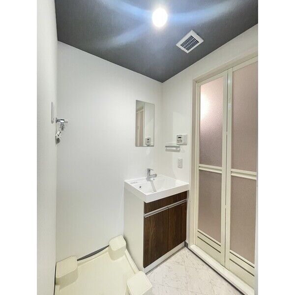 洗面設備　広い洗面スペース