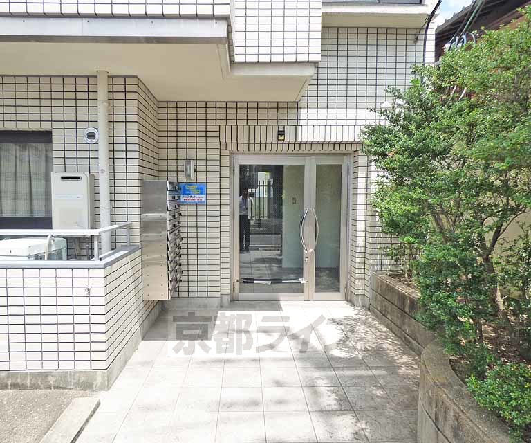 その他共有部分　建物入り口です。