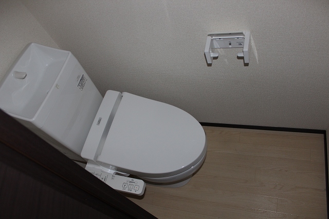 トイレ　温水洗浄便座