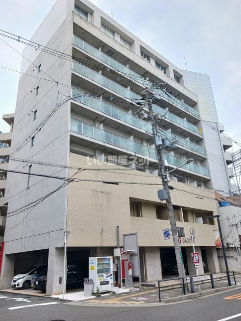 堺市堺区南瓦町のマンションの建物外観