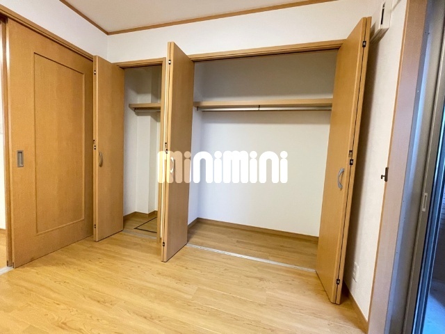 収納　洋室　クローゼット