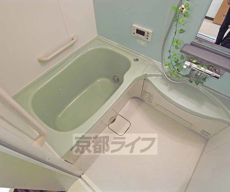 バス・シャワールーム　綺麗なお風呂です。