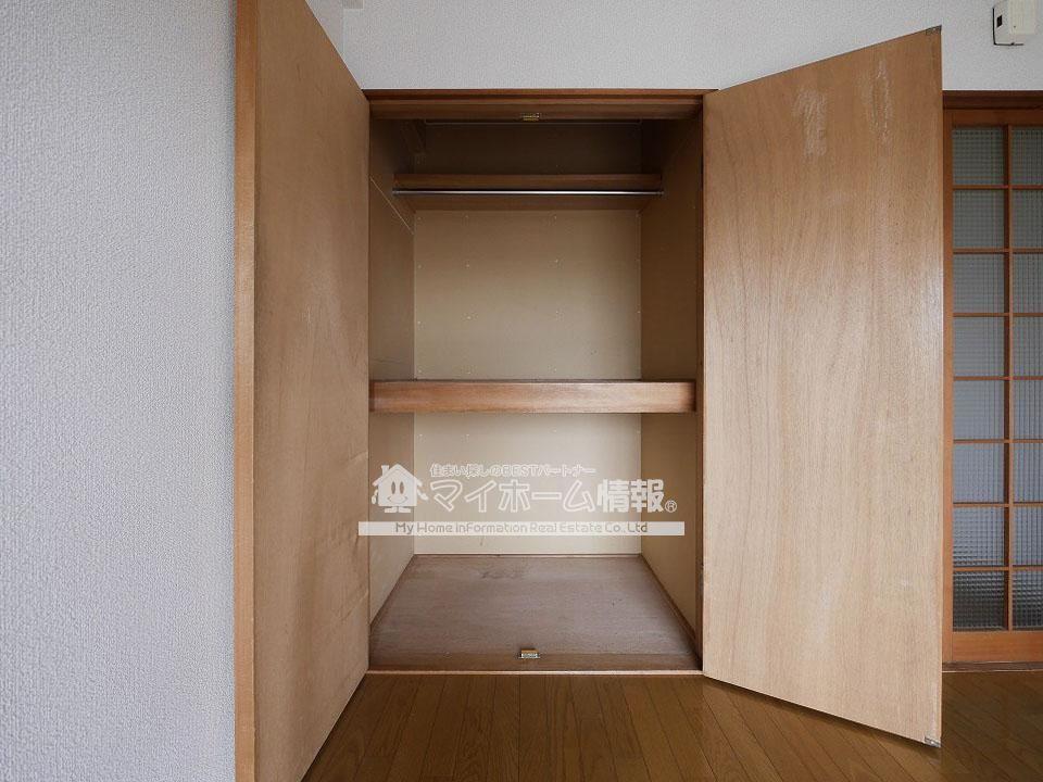 収納　ハンガーポール付きのクローゼットで収納も楽々♪