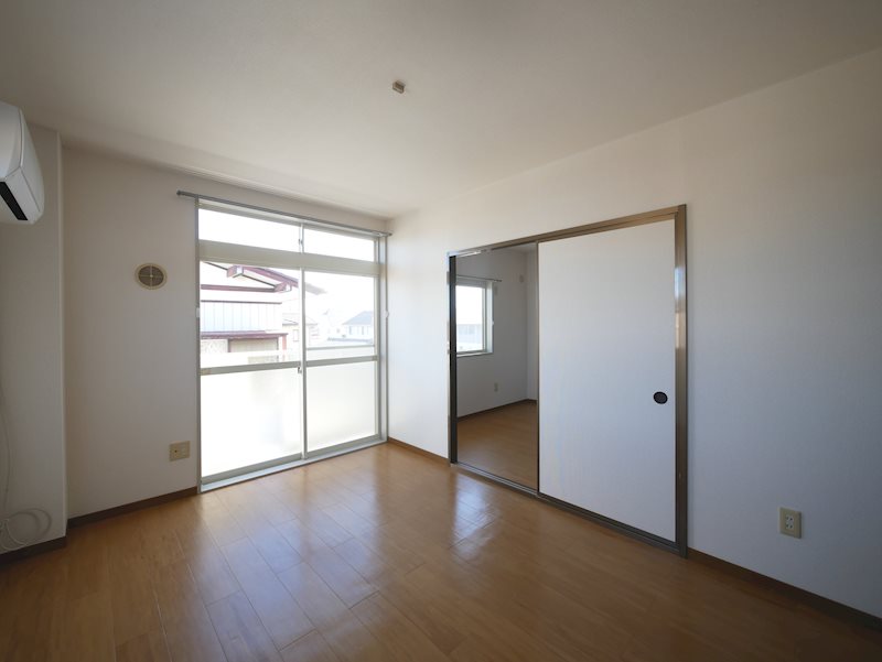 居室・リビング　東側洋室