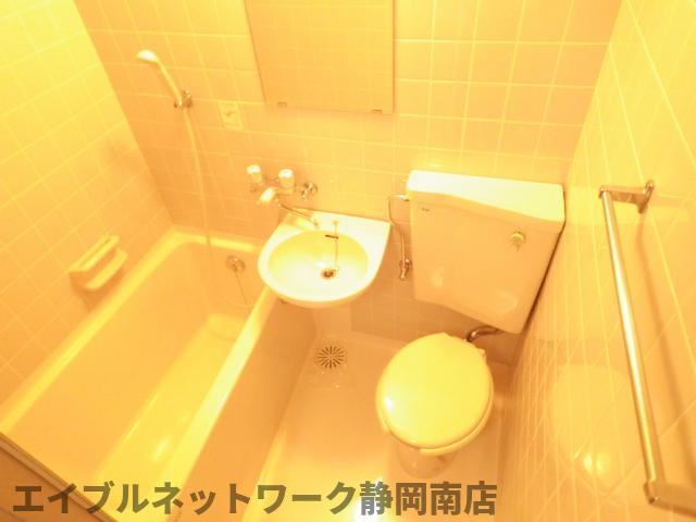 ＪＲ東海道本線 静岡駅 徒歩4分 6階建 築42年の風呂写真