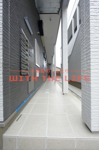 エントランス　落ち着いたエントランスです