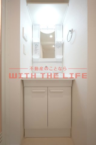 洗面設備　独立洗面台あり、毎朝おしゃれに忙しい女性の方におすすめです