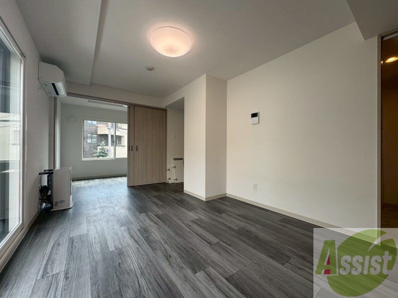 居室・リビング　広くてキレイなお部屋が広がっていて、充実した生活が送れそう。