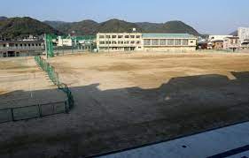 中学校　三原市立第二中学校（中学校）まで3862m