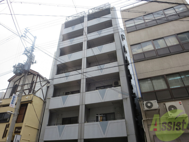 建物外観　建物の個性を主張するシックな外観