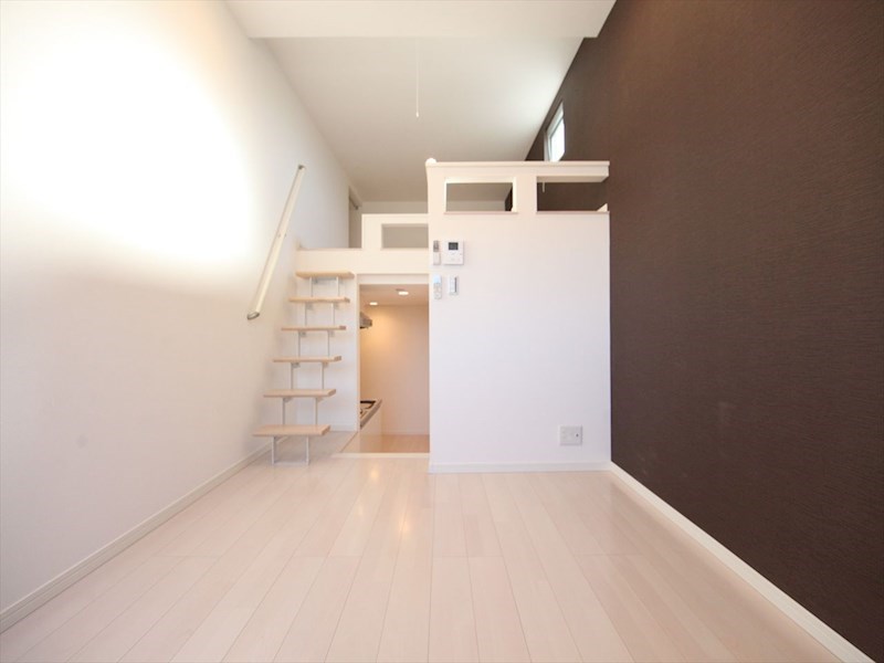 居室・リビング　洋室6.2帖　ロフト6.4帖（収納でもお部屋でも使えます）