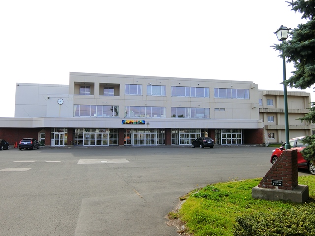 中学校　江別市立中央中学校（中学校）まで1500m