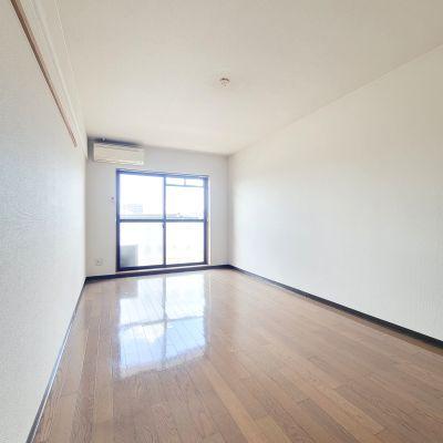 居室・リビング　※写真は別号室のものですので現状優先とさせていただきます