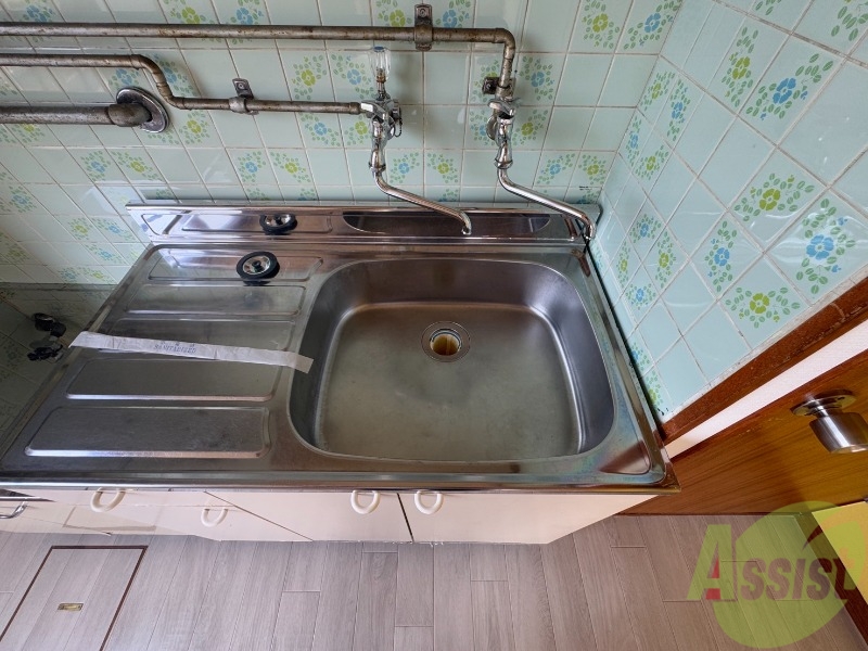 洗面設備　洗面台はありませんがこちらで洗顔などができます。