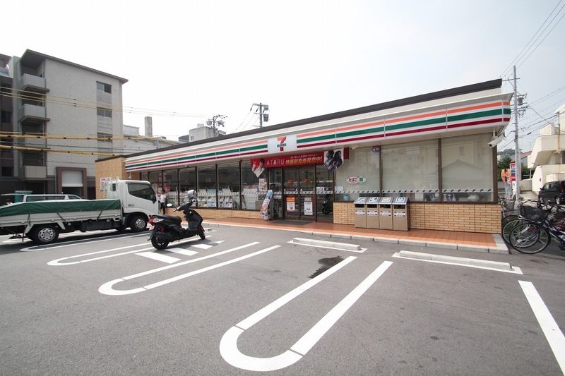 コンビニ　セブンイレブン名古屋本山町4丁目店（コンビニ）まで144m