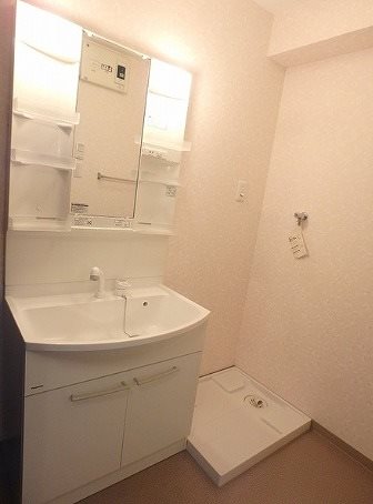 洗面設備　シャワードレッサー