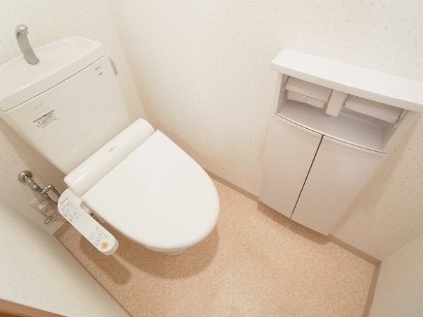 トイレ　ウォシュレット付