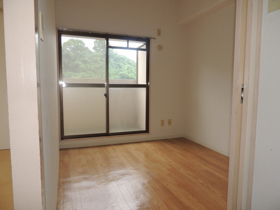 居室・リビング　※別部屋の写真です