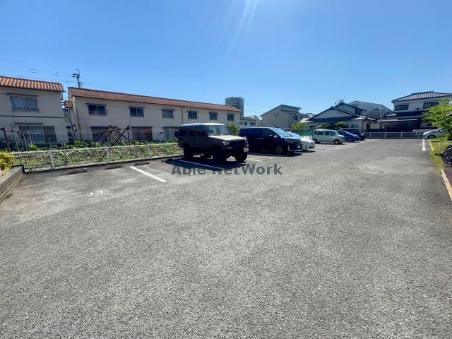 駐車場　駐車場