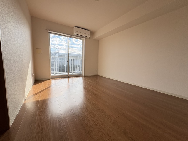 居室・リビング　★南東向きのお部屋★