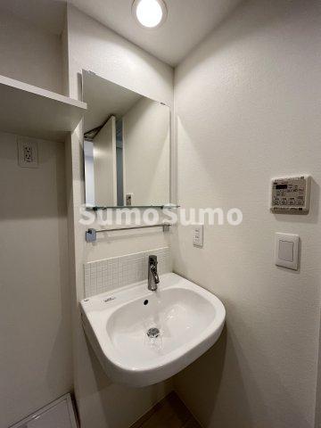 洗面設備　独立洗面台、朝の身支度には欠かせません