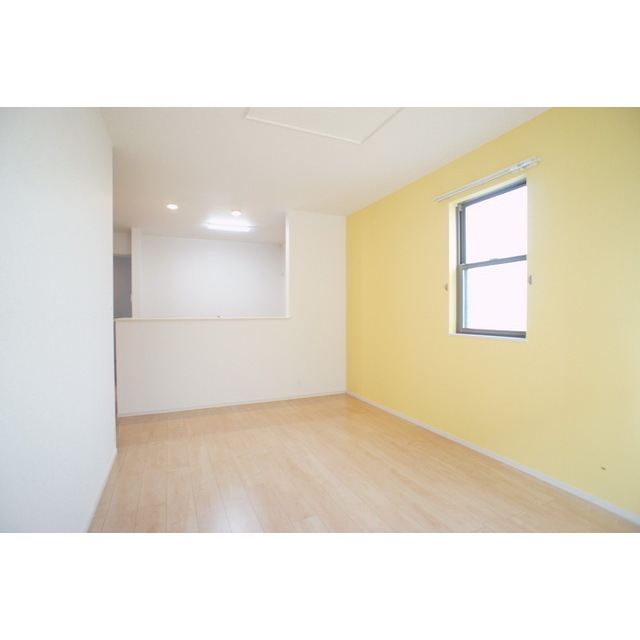 居室・リビング　明るい室内