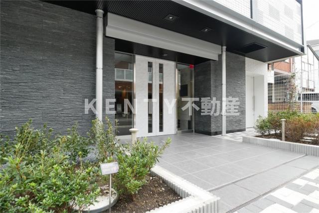 エントランス　落ち着いたエントランスです