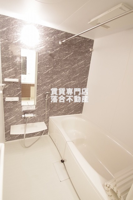 バス・シャワールーム　大きな一坪風呂♪浴室乾燥機付き