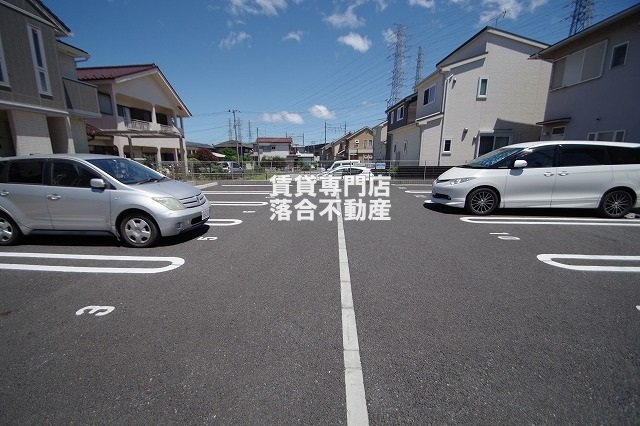駐車場　敷地内駐車場完備