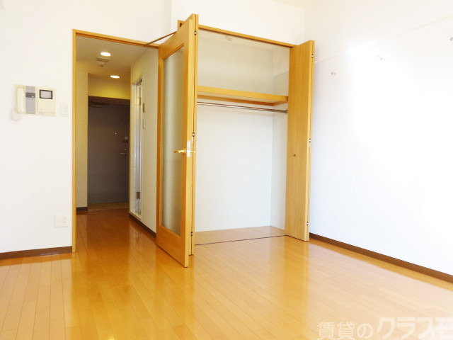 居室・リビング　南向きのお部屋ではポカポカの陽射しが感じられます☆