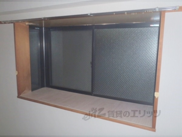 その他　角部屋ならではの出窓です。