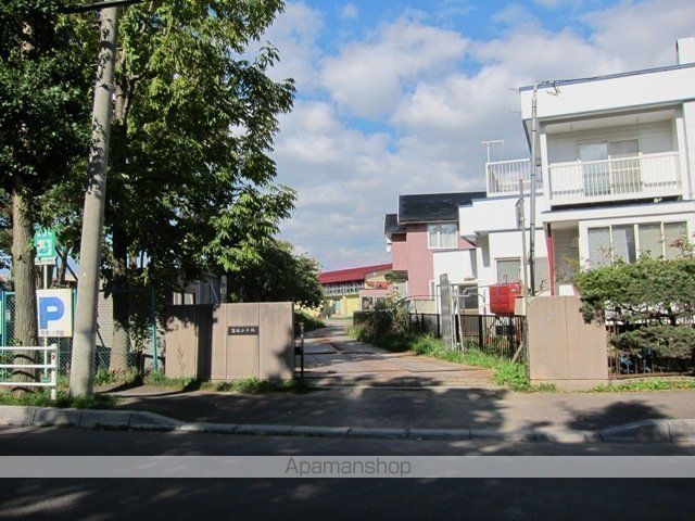 小学校　深堀小学校（小学校）まで920m