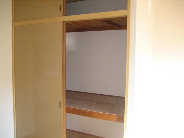 収納　天付物入